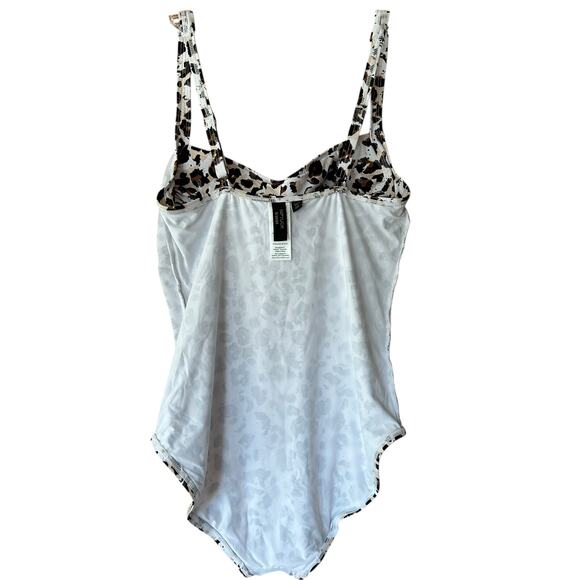 Nip Tuck Swim Leopard Print One Piece Swimsuit Women’s 8 Tummy Control - Picture 7 of 10